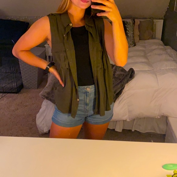 Black Tank - Picture 2 of 5